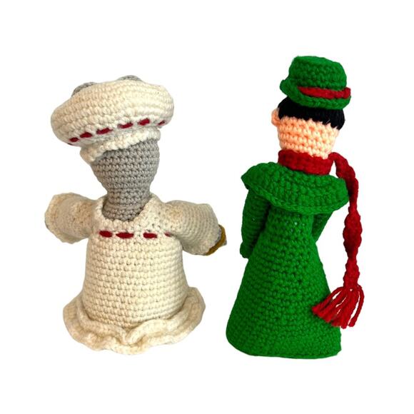 Vintage Handcrafted Holiday Decoration Caroler Mouse Hand Knit Figures - Picture 14 of 15